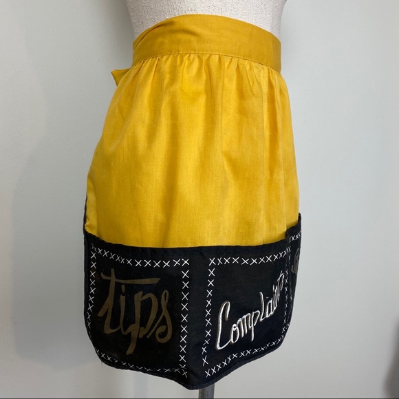 Vintage Half Apron with Pockets - Picture 2 of 6
